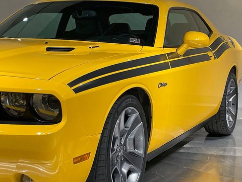 Used 2012 Dodge Challenger R/T RWD image 5