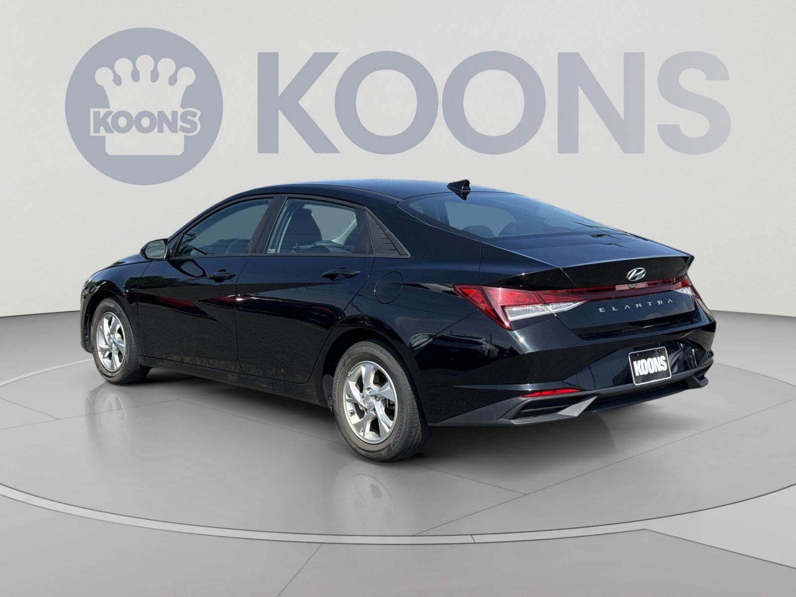 Certified 2023 Hyundai Elantra SE FWD image 4