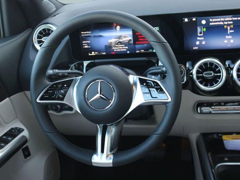 Used 2026 Mercedes-Benz GLA 250 image 15
