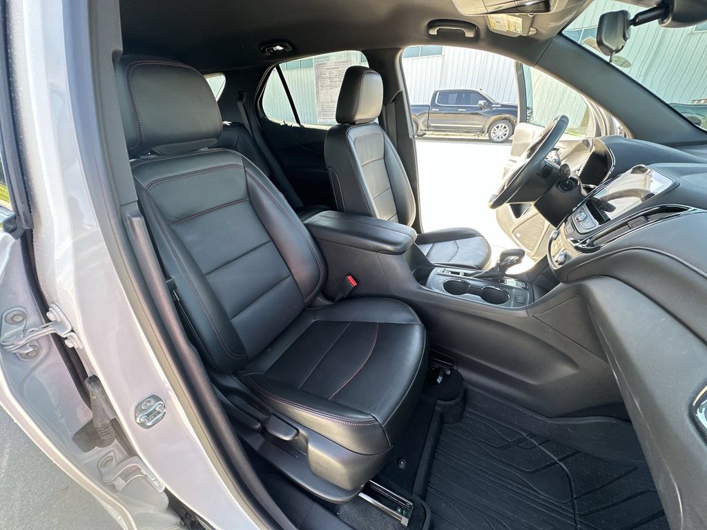 Certified 2024 Chevrolet Equinox RS w/ RS Leather Package AWD/4WD image 27