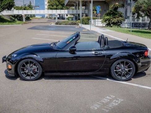 Used 2014 MAZDA MX-5 Miata Club image 18