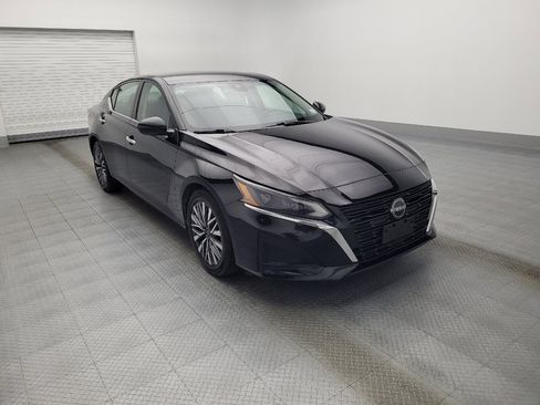 Used 2023 Nissan Altima 2.5 SV image 13