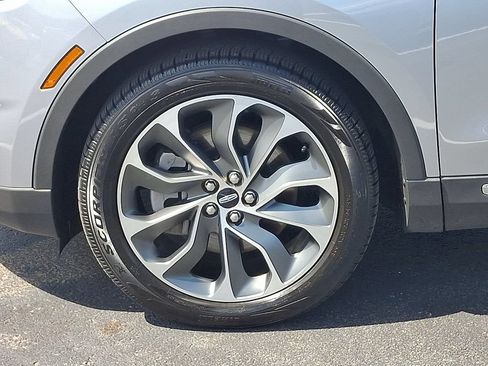 Certified 2023 Lincoln Nautilus Reserve AWD/4WD image 8