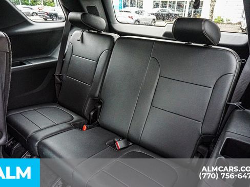 Used 2023 Chevrolet Traverse LT AWD/4WD image 23