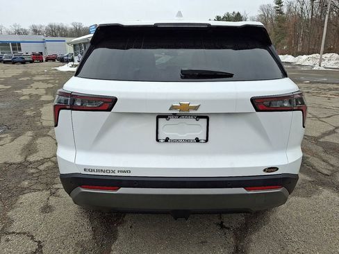 Used 2026 Chevrolet Equinox LT w/ Convenience Package II image 6