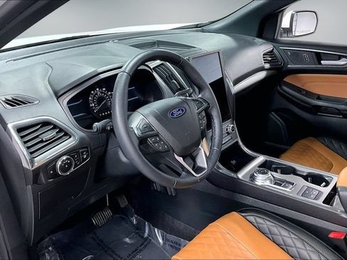 Used 2023 Ford Edge Titanium w/ Equipment Group 301A AWD/4WD image 18