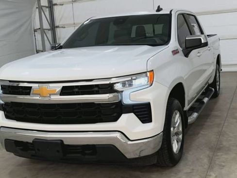 Used 2022 Chevrolet Silverado 1500 LT AWD/4WD image 8