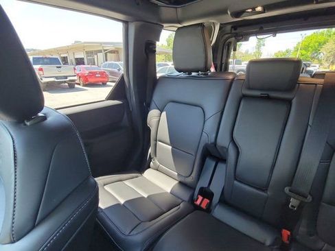 Used 2025 Ford Bronco Outer Banks AWD/4WD image 4