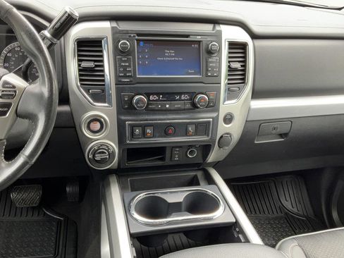 Used 2017 Nissan Titan PRO-4X AWD/4WD image 16
