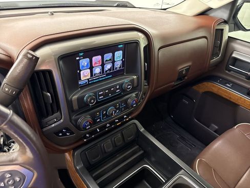 Used 2017 Chevrolet Silverado 1500 High Country image 32