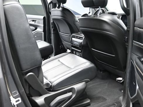Used 2022 Jeep Wagoneer Series III w/ Flexible Seating Group AWD/4WD image 17