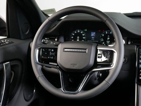 Used 2025 Land Rover Discovery Sport Dynamic SE image 12