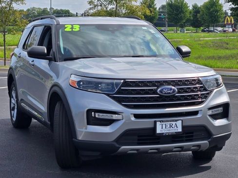 Used 2023 Ford Explorer XLT w/ Equipment Group 202A AWD/4WD image 4
