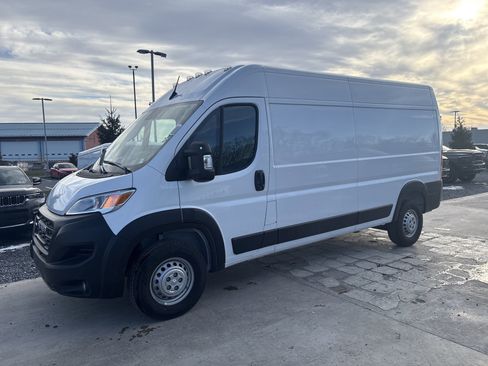 New 2026 RAM ProMaster 2500 w/ Premium Convenience Group image 3