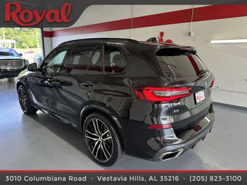 Used 2021 BMW X5 M50i image 2