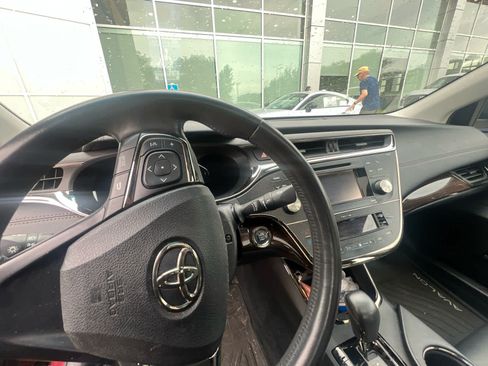 Used 2013 Toyota Avalon XLE Touring FWD image 12
