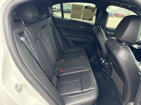 Used 2024 Alfa Romeo Stelvio Sprint image 11
