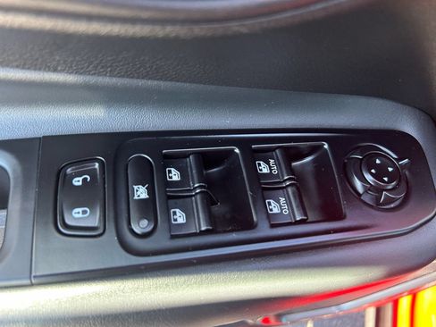 Used 2023 Jeep Renegade Latitude AWD/4WD image 20