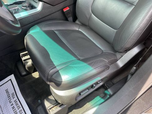 Used 2015 Ford Explorer XLT w/ Equipment Group 202B AWD/4WD image 18