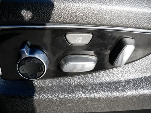 Used 2020 Cadillac Escalade Platinum image 7