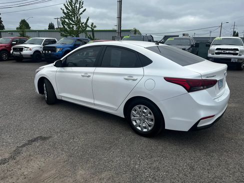 Used 2018 Hyundai Accent SE FWD image 3