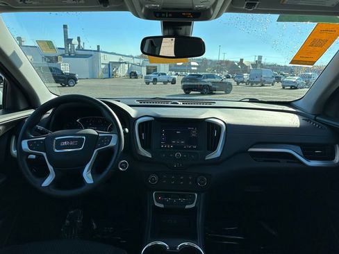 Used 2024 GMC Terrain SLE image 15