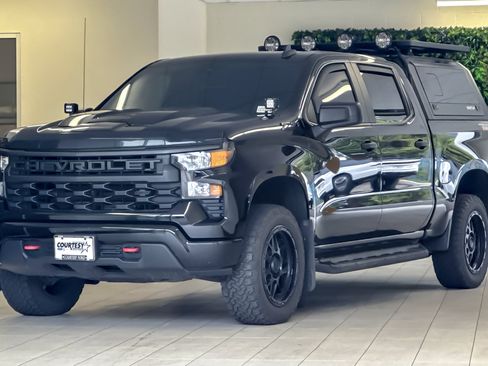 Used 2023 Chevrolet Silverado 1500 Custom Trail Boss w/ LPO, Dark Essentials Package AWD/4WD image 8