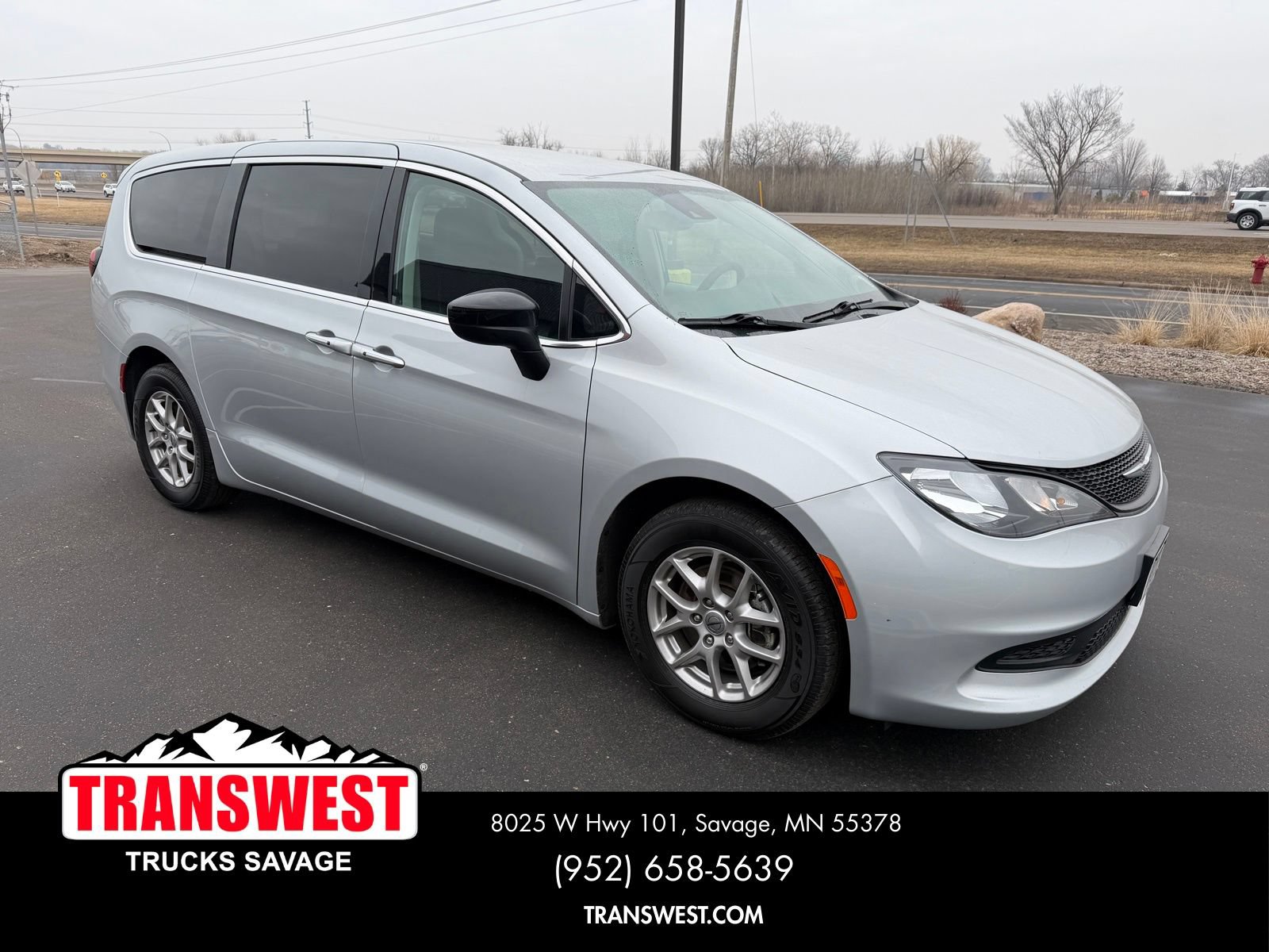 Used 2024 Chrysler Voyager LX FWD image 7