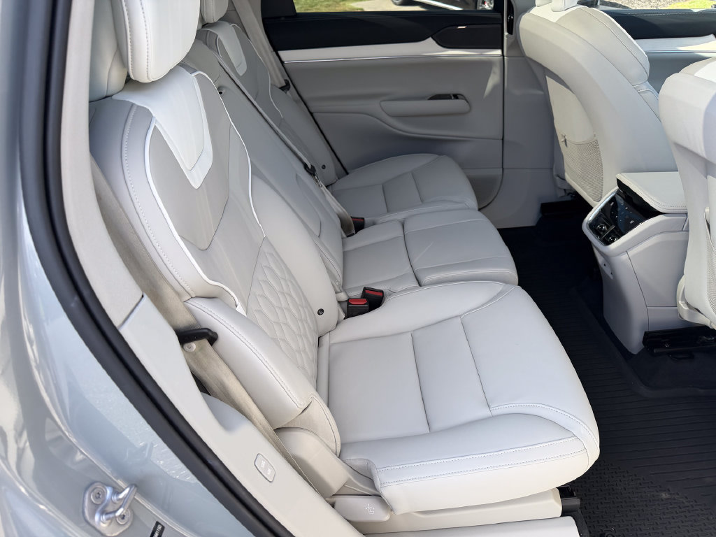 Certified 2025 Volvo EX90 Ultra AWD/4WD image 19