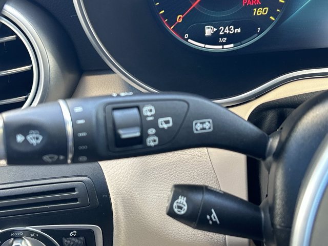 Used 2021 Mercedes-Benz GLC 300 4MATIC image 31
