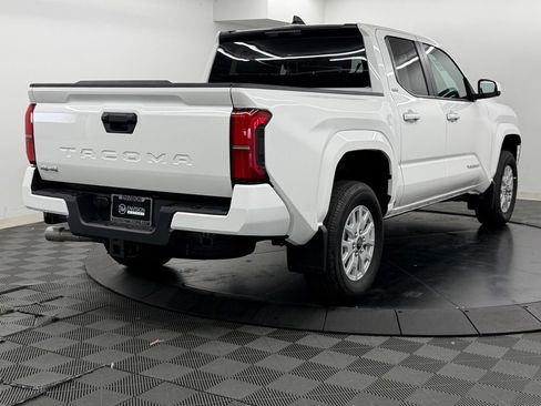 Used 2026 Toyota Tacoma SR5 AWD/4WD image 10