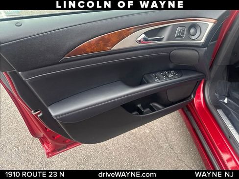 Used 2019 Lincoln MKZ Reserve image 12