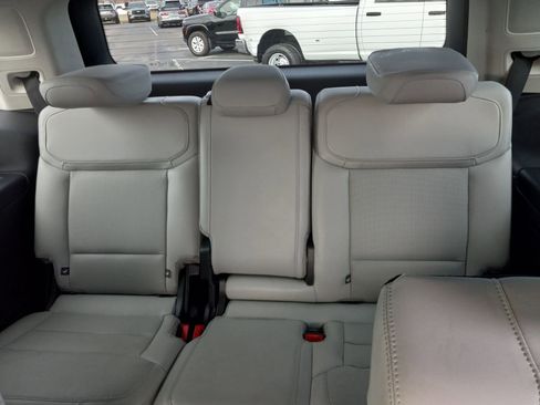 Used 2025 Ford Expedition Platinum w/ Driver's Package AWD/4WD image 16