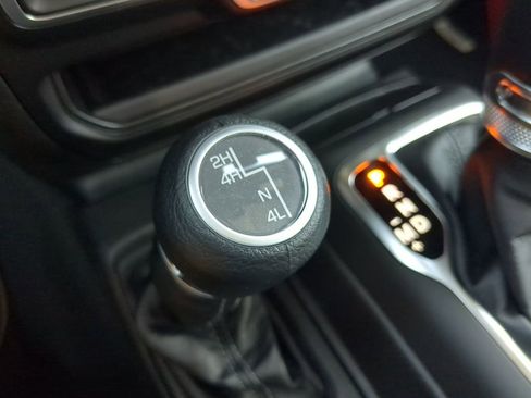 New 2025 Jeep Gladiator Sport image 18