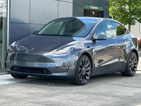 Used 2022 Tesla Model Y Performance AWD/4WD image 7
