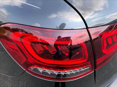 Used 2021 Mercedes-Benz GLC 300 4MATIC image 30