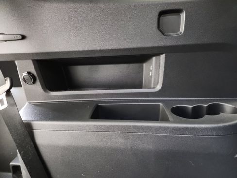 Certified 2025 Volkswagen Atlas SE w/ Panoramic Sunroof Package image 33