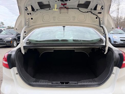 Used 2017 Ford Focus S image 19