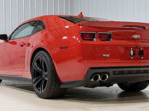 Used 2012 Chevrolet Camaro ZL1 RWD image 6