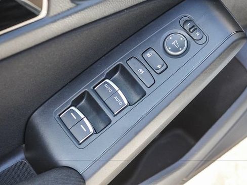 Used 2025 Honda Civic Sport image 28