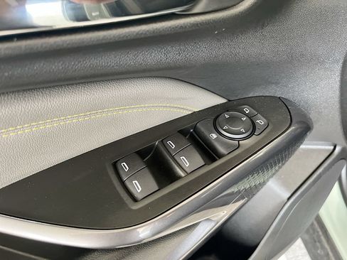Used 2025 Chevrolet Trax ACTIV w/ Sunroof Package FWD image 18