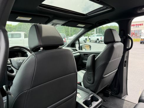 Used 2025 Honda Odyssey Sport-L image 31