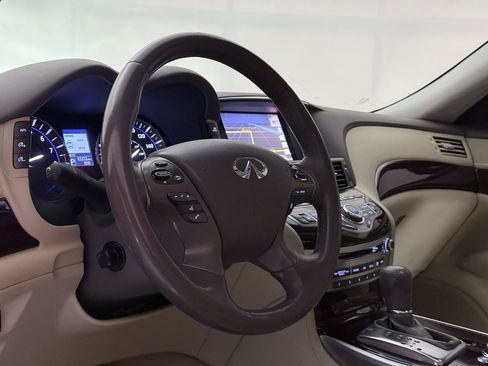 Used 2015 INFINITI Q70 L 3.7 w/ Technology Package image 19