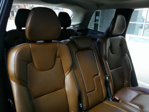 Used 2019 Volvo XC90 T6 Momentum image 44