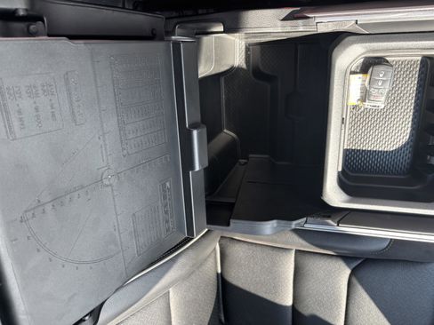 Certified 2023 RAM 1500 Laramie image 18