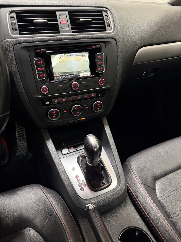 Used 2014 Volkswagen Jetta GLI Autobahn FWD image 13