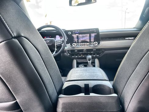Used 2024 Chevrolet Colorado ZR2 w/ ZR2 Convenience Package III AWD/4WD image 23