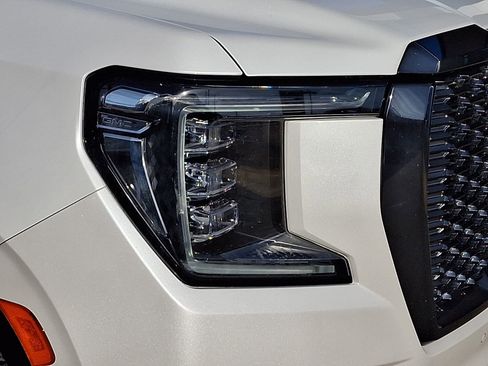 Used 2024 GMC Yukon Denali Ultimate image 9