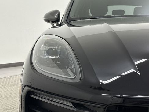 Used 2025 Porsche Macan Turbo image 11