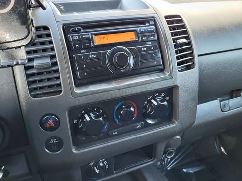 Used 2008 Nissan Frontier SE w/ SE Value Truck Pkg image 21